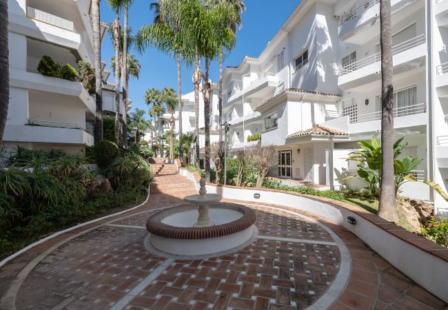 Apartamento en San Pedro de Alcántara -  Impresionante dúplex junto al golf y terraza junto a la playa